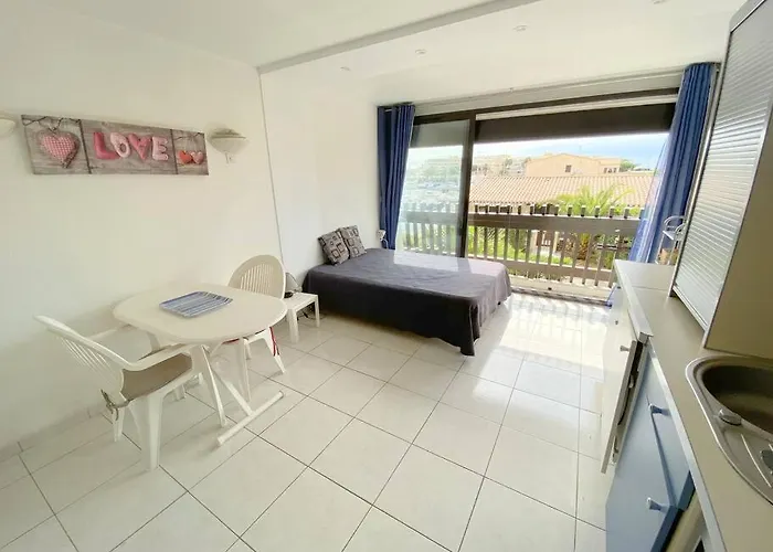 106, Port Venus Au Village Naturiste * アグド